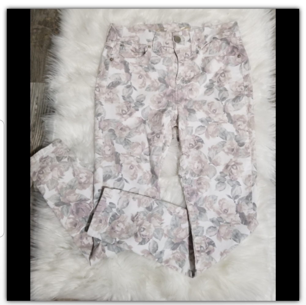 7 Seven floral jeans size 8 high rise skinny